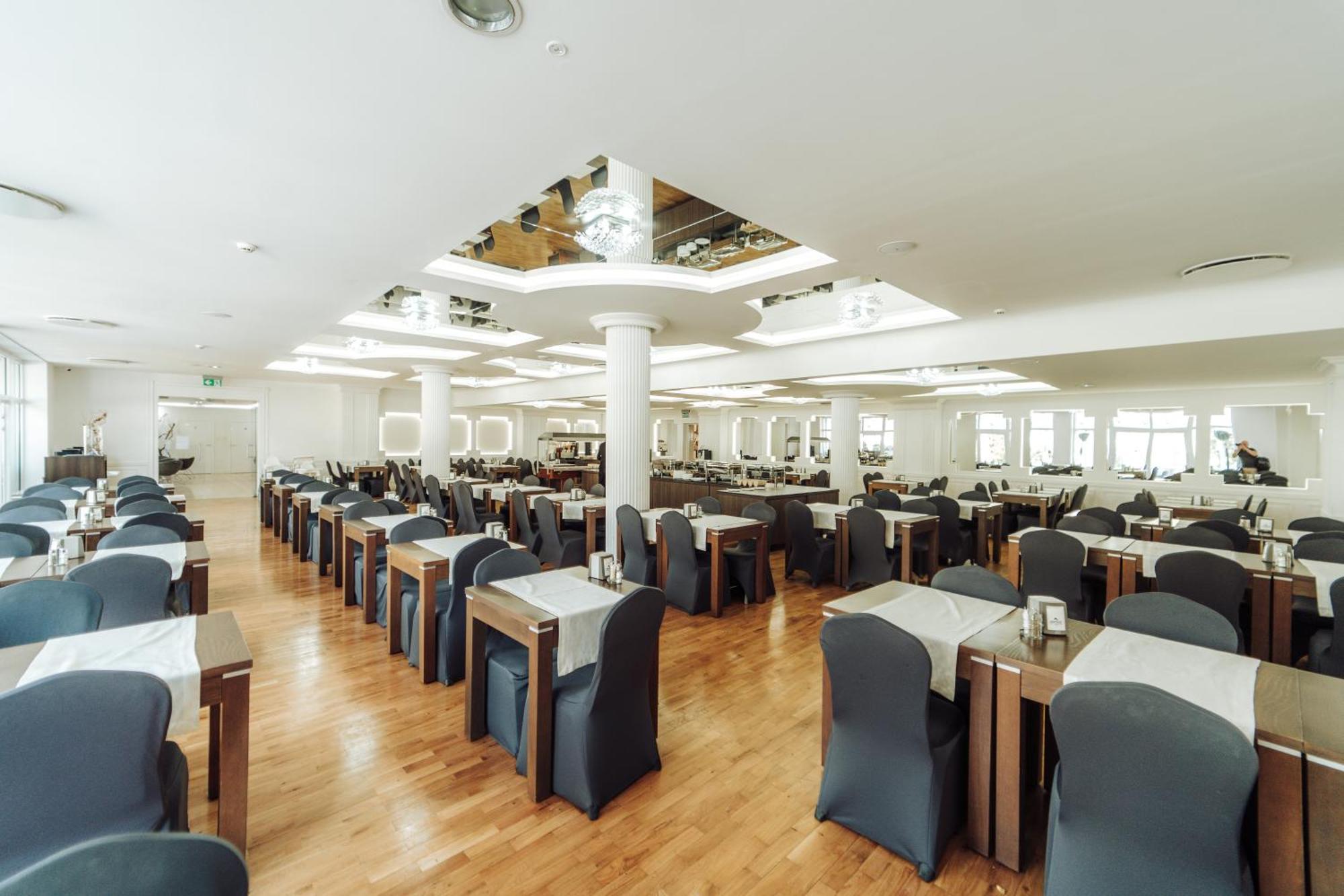 Hotel Jantar Wellness & Spa Ustka Exteriör bild
